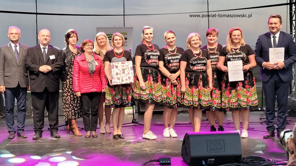 Na zdjęciu: zdjęcie z XV Powiatowego Święta Ziemniaka, które odbyło się w sobotę, 2 października 2021 roku, w Brzustowie